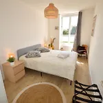 Prestige, Avec Terrasse Apartment